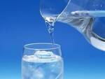acqua bicchiere