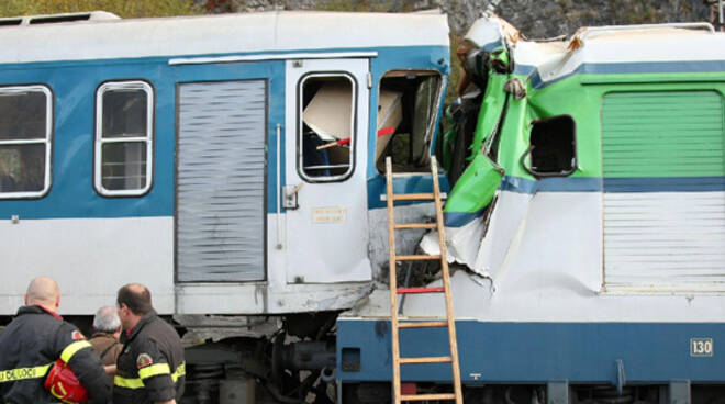 CFERROVIE: SCONTRO TRENO-MOTRICE A BRESCIA, FERITI NON GRAVI