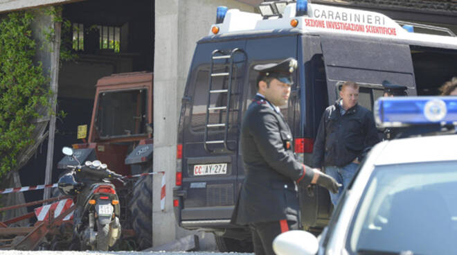 adro, trovato con gola squarciata da motosega