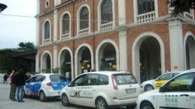 taxi stazione