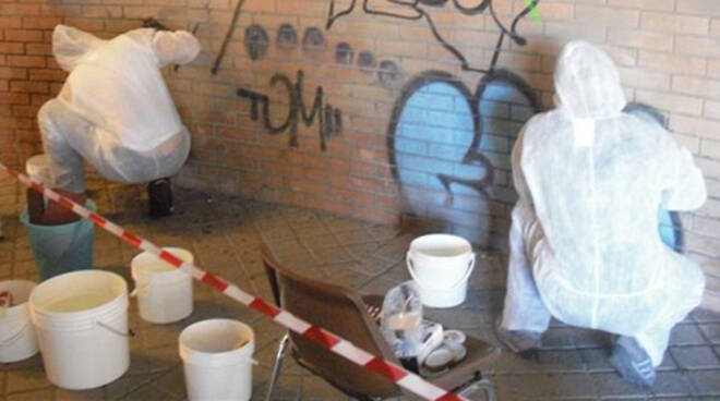 graffiti pulizia