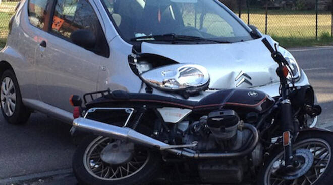 incidente moto_auto