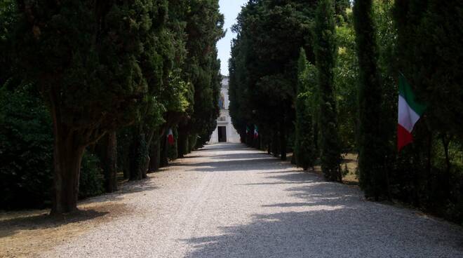 viale dei cipressi san martino della battaglia