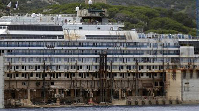 Costa Concordia prepared for dismantling