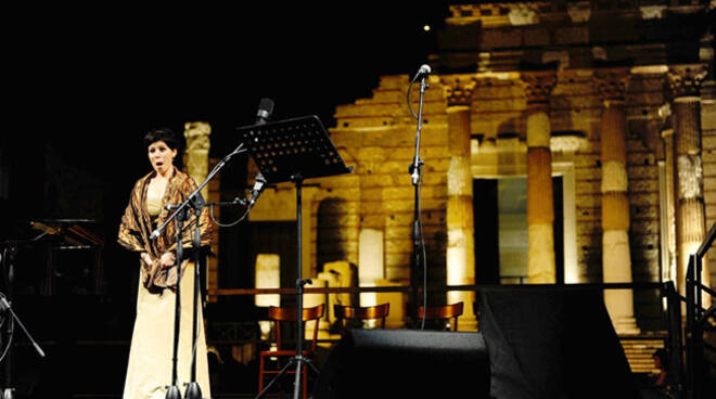 PIAZZA DEL FORO LE DONNE DI VERDI reporter@checchi