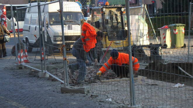 Lavori stradali operai