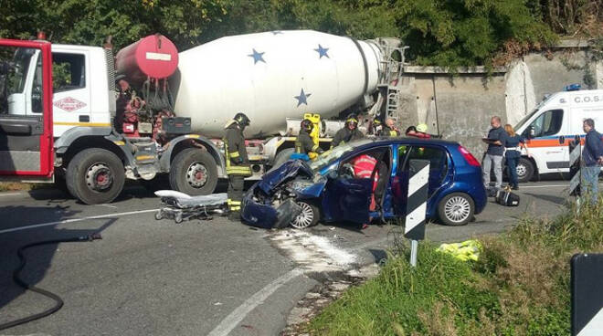 Betoniera-auto-incidente-calvagese