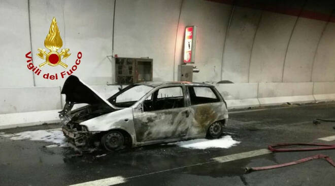 auto-fiamme-galleria-sellero