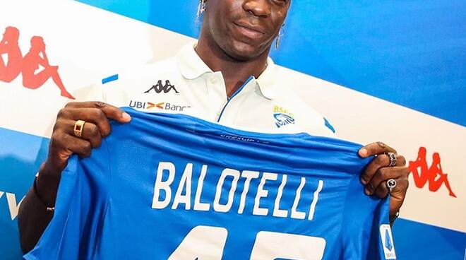 balotelli-maglia