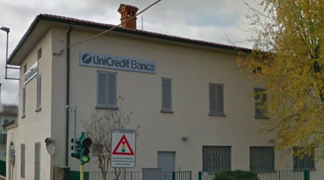 bassano-bresciano-ladri-unicredit