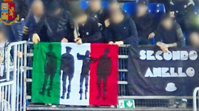 drughi-striscione-tifosi-juve