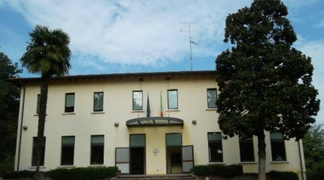 lonato furto computer portatili scuola esenta