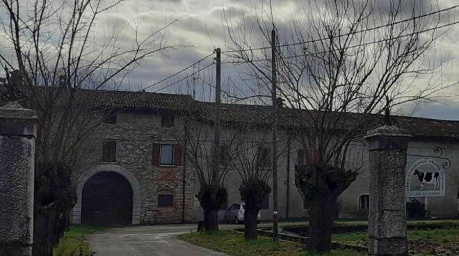 castenedolo mandriano muore schiacciato cancello