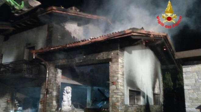 malonno incendio villetta garage bombole gpl