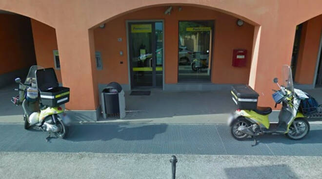 Cazzago rapina armata ufficio postale bottino magro