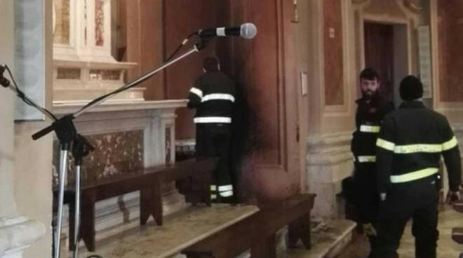 Monticelli Brusati incendio chiesa opere d'arte messe in salvo