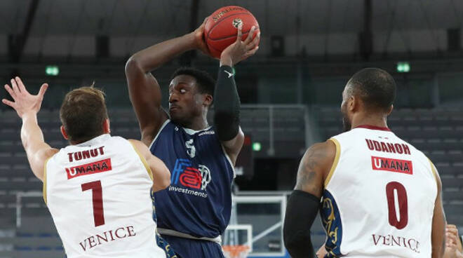 Basket Brescia perde contro Venezia saluta Eurocup