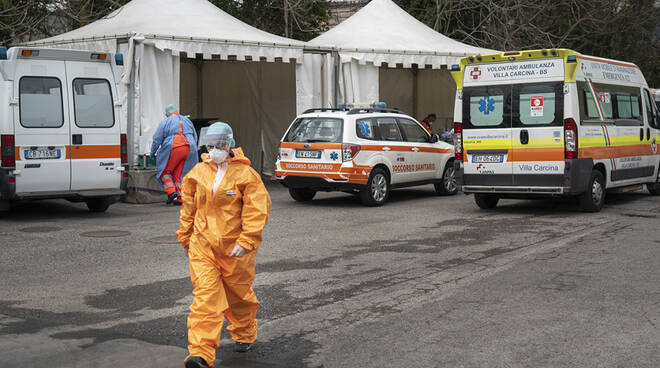 Coronavirus, viaggio nell'epicentro: la battaglia dell'ospedale Civile di Brescia