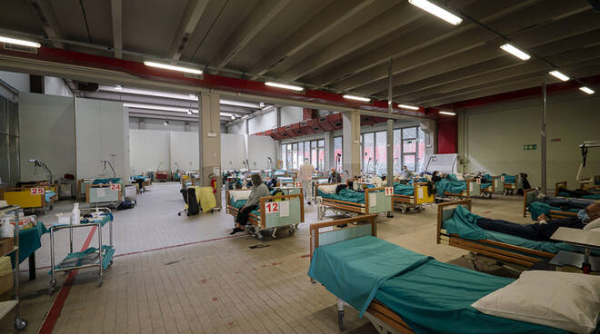 Coronavirus, viaggio nell'epicentro: la battaglia dell'ospedale Civile di Brescia