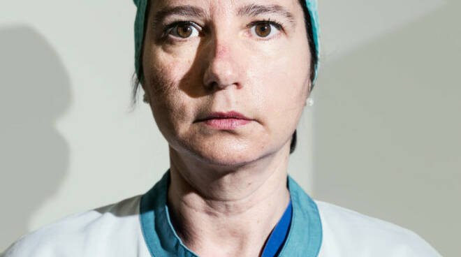 Coronavirus infermiera bresciana sulla copertina del NYT Magazine