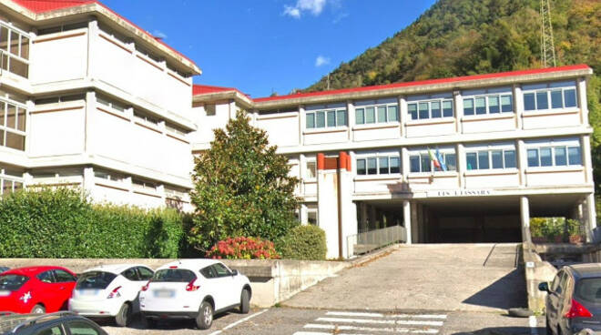 Valcamonica in ospedali e Rsa visiere prodotte a scuola