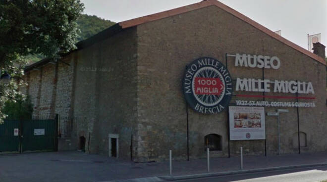 Brescia riapre il Museo Mille Miglia Con aperitivi e cene drive-in