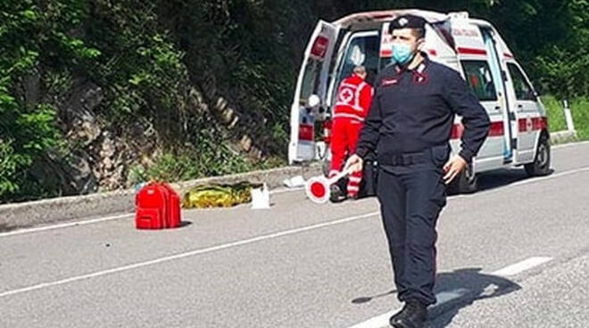 Marcheno moto fuori strada sul rettilineo così muore a 33 anni