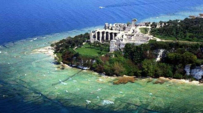 Lago Iseo e di Garda spiagge ancora troppo affollate