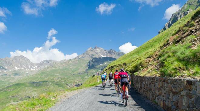 passo gavia in bicicletta