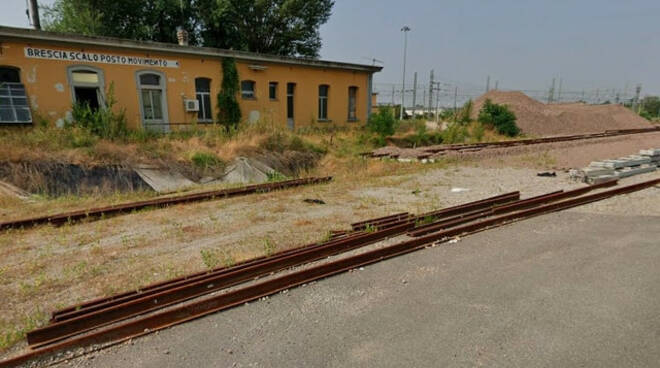 Brescia caprette lungo i binari della stazione Interviene la Polfer