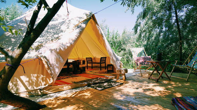 Glamping campeggio tenda camping