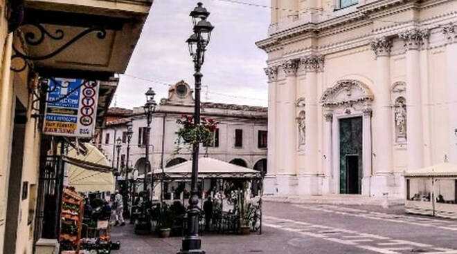 Montichiari crollo in una tabaccheria in piazza nessun ferito