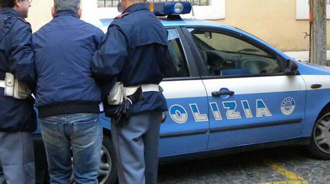 polizia arresto manette