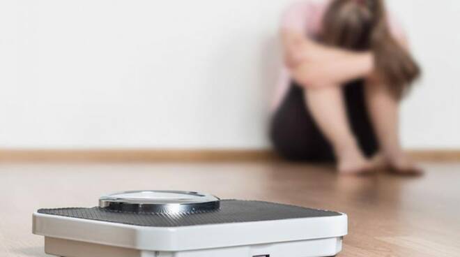 anoressia bulimia disturbi alimentari solitudine