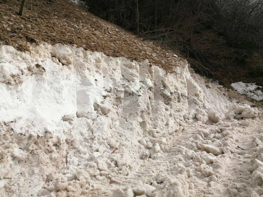  iniziati oggi i lavori di rimozione della valanga di Campolaro sulla SPBS 345 "DELLE TRE VALLI"