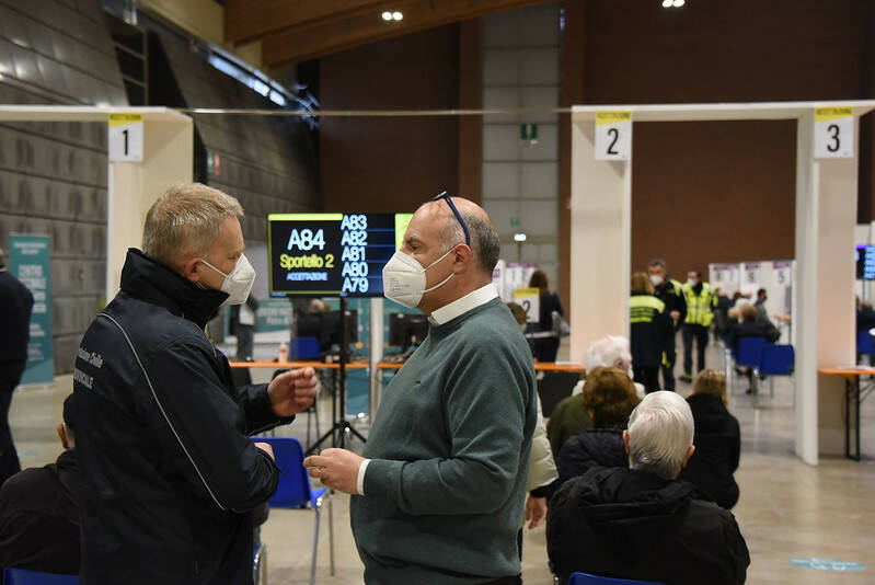 Palafiera Brescia: operativo l'hub vaccinale di via Caprera