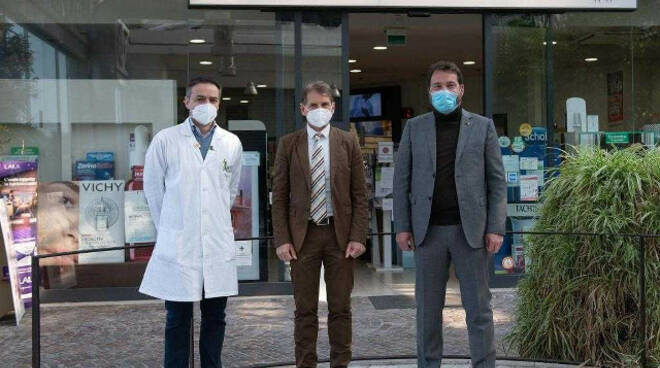 Vaccino antiCovid e tamponi rapidi in azione le farmacie comunali di Desenzano