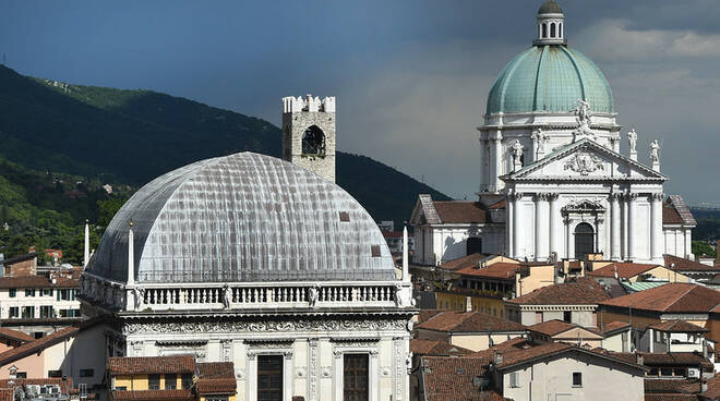 Brescia Duomo Loggia centro