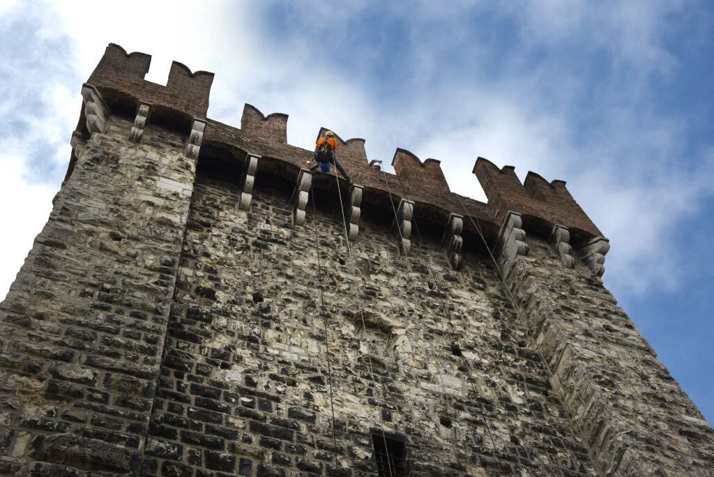 Brescia Torre Pallata Restauro alpinisti