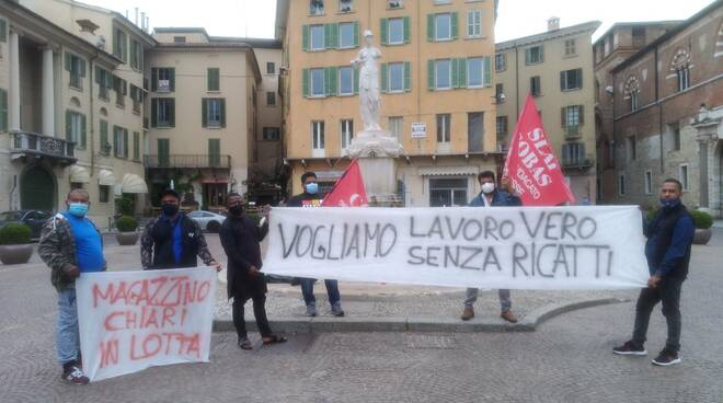 cooperativa prometeo ex auchan chiari protesta prefettura