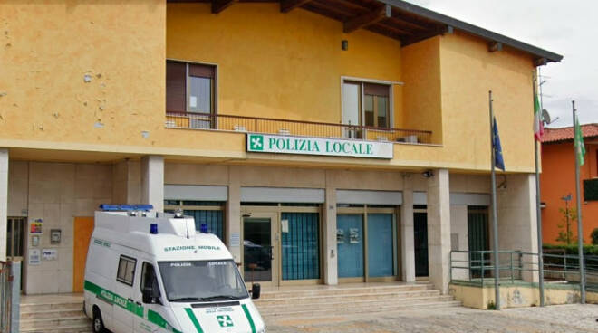 Moniga urta in auto un ciclista e non si ferma arrestata 60enne