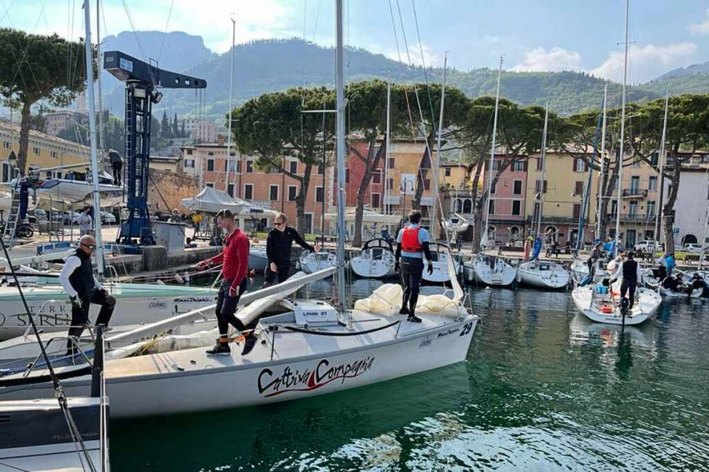 vela si apre la stagione sul lago di Garda