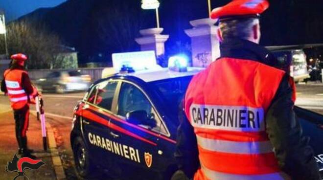 carabinieri di salò arrestano tre giovani a Gargnano