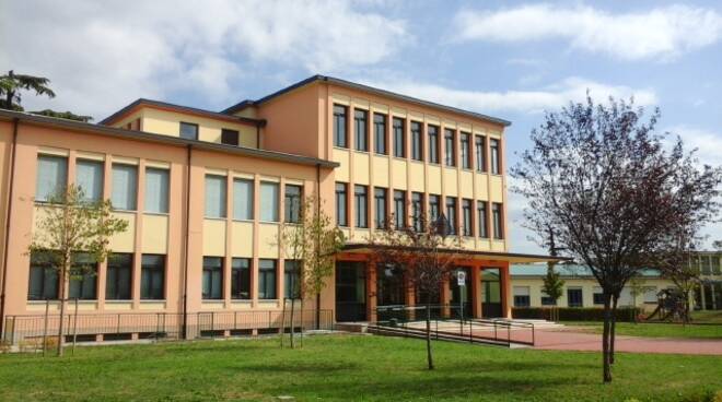 scuola elementare Giovanni XXIII via Sabbioneta
