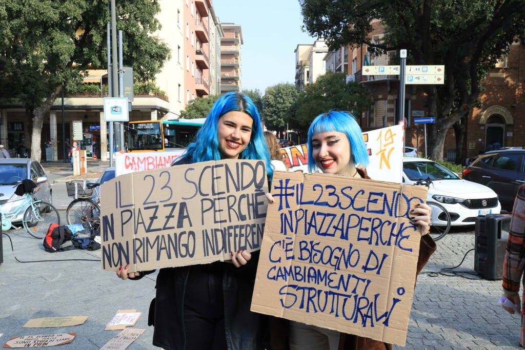 Manifestazione stazione Unione studenti Brescia presidio trasporti 23 ottobre 2021