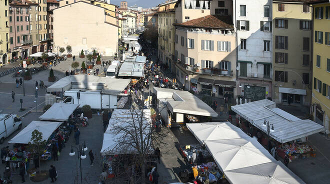 mercato del sabato a Brescia