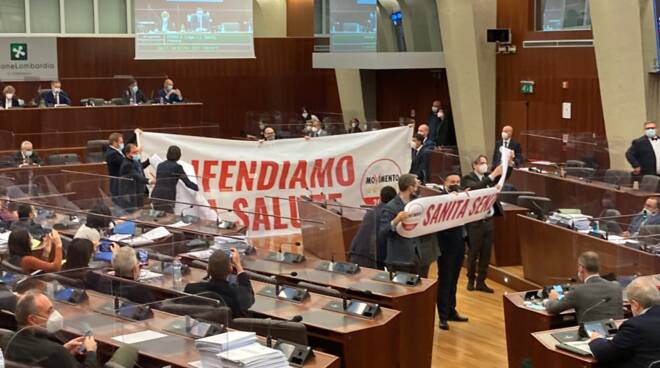 M5 stelle occupa aula regionale