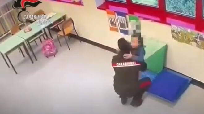 Assistente scolastica arrestata maltrattamenti disabile