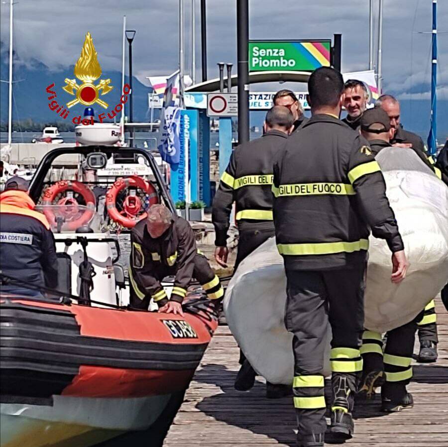 Manerba Porto Torchio chiazza combustibile inquinamento lago di Garda