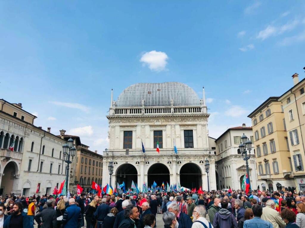 Primo maggio 2022 Brescia manifestazione Cgil Cisl Uil